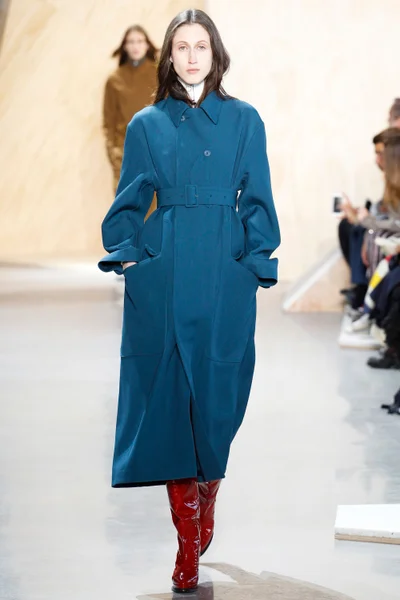 Look 27